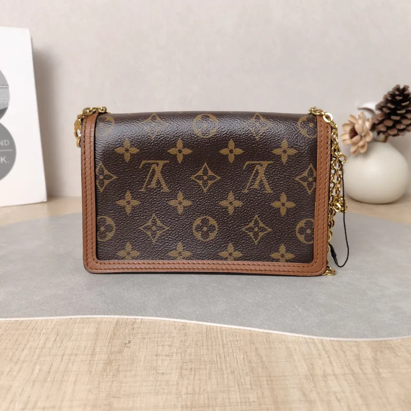 Louis Vuitton Crossbody Bag Dauphine Woc Woc Monogram PVC Mini 18.5 × 5 × 12 cm — cover view 4 of 6