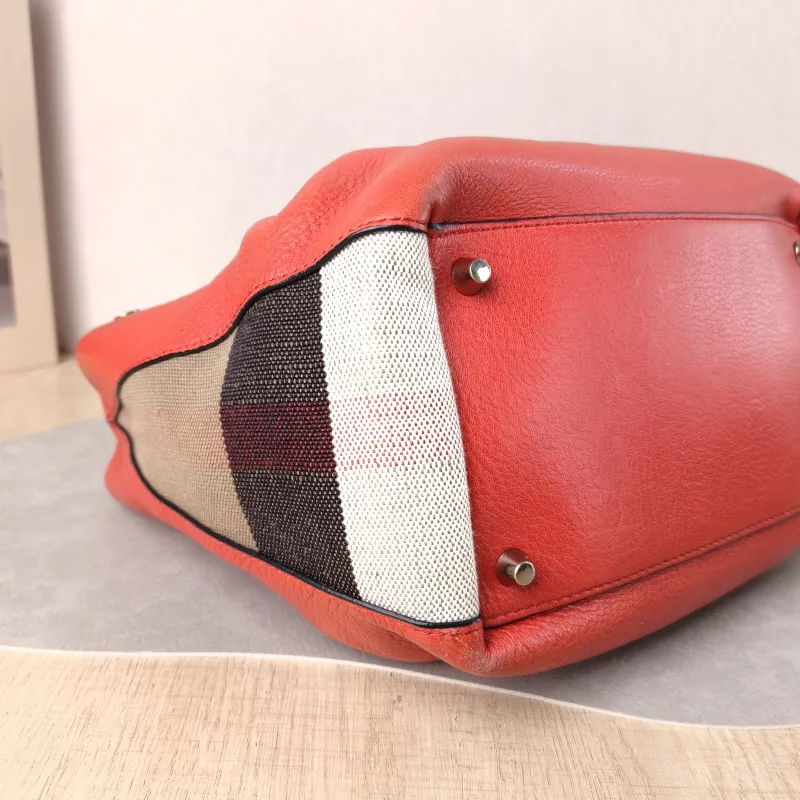 BURBERRY Top Handle Bag Tote Bag Red Calfskin 22 × 11 × 22 cm — detail view 1 of 11