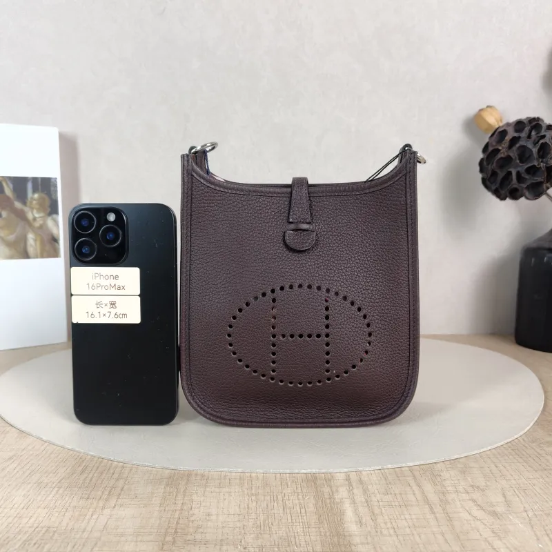Hermès Crossbody Bag Evelyne Mini 16 Mini 16 0G Taurillon Clemence TC Calfskin Mini 17 × 5.5 × 18 cm B — cover view 2 of 5