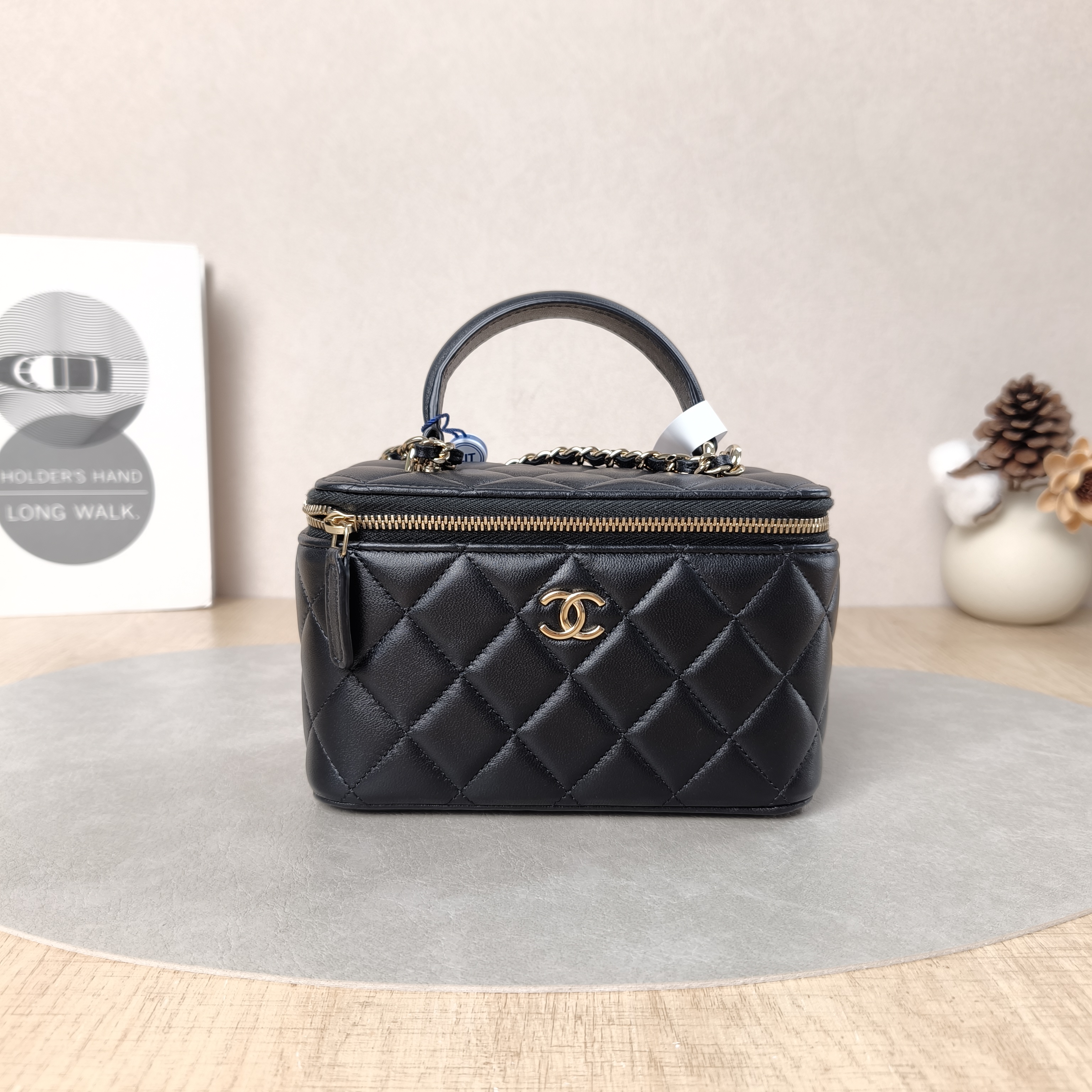 Chanel Crossbody Bag Edition Black Lambskin mini16 × 8 × 9.5 cm