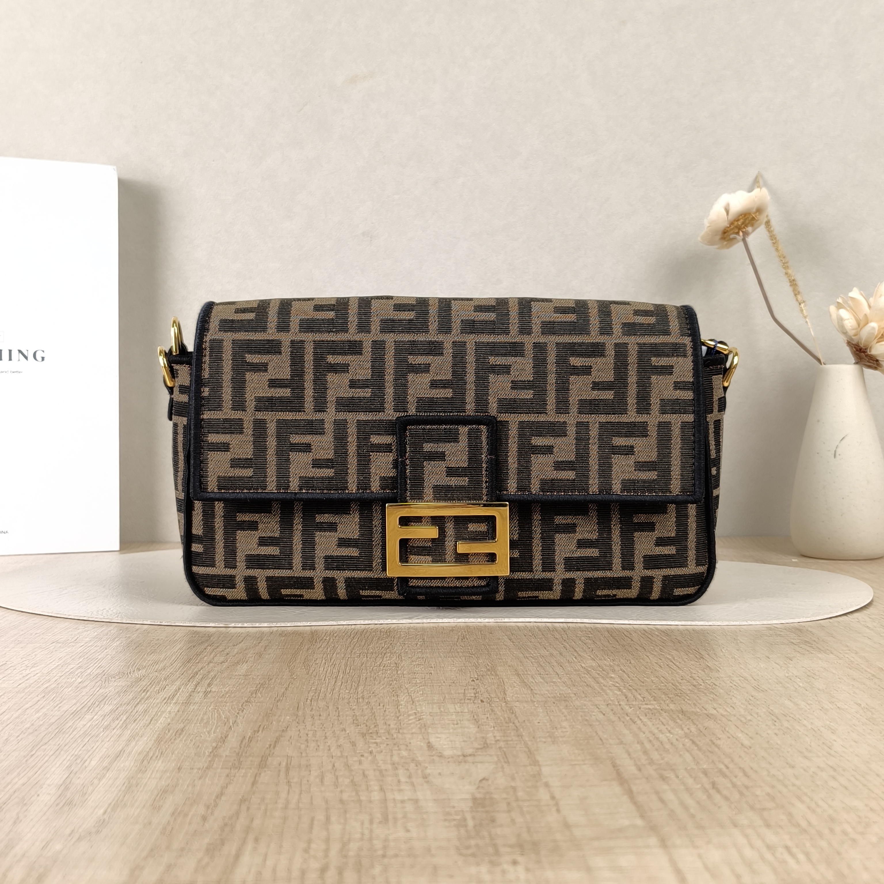 FENDI Crossbody Bag Baguette Baguette Bag Brown Canvas Medium27 × 6 × 15 cm