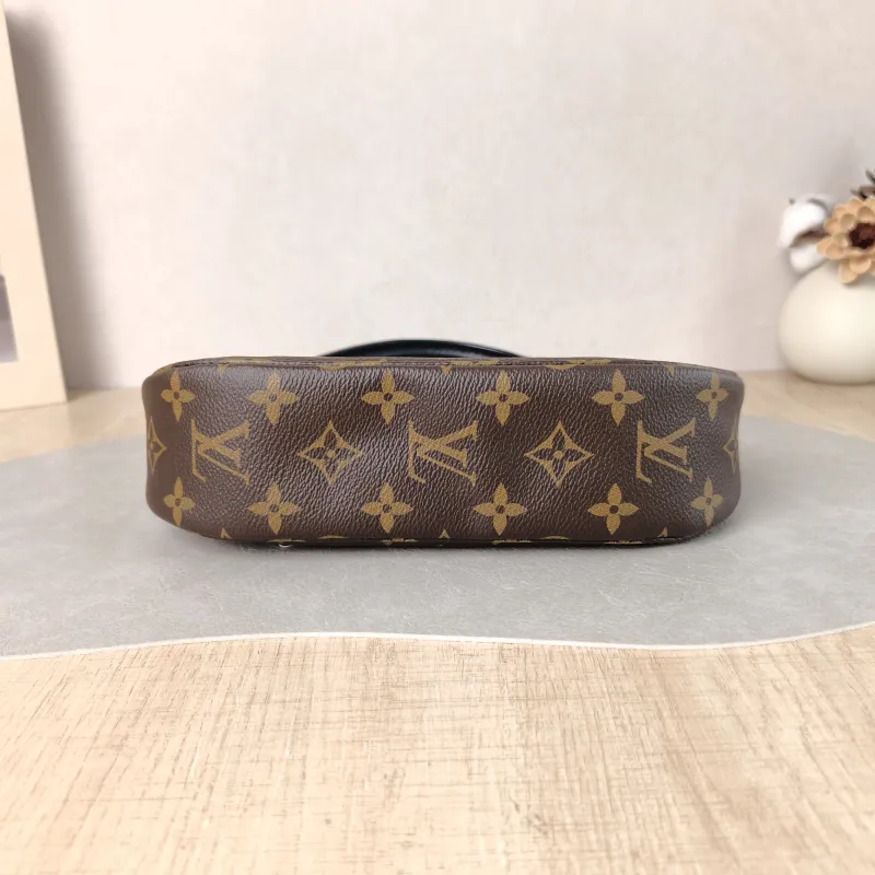 Louis Vuitton Shoulder Bag Catchy Monogram PVC Small 24 × 6 × 10 cm — cover view 4 of 6
