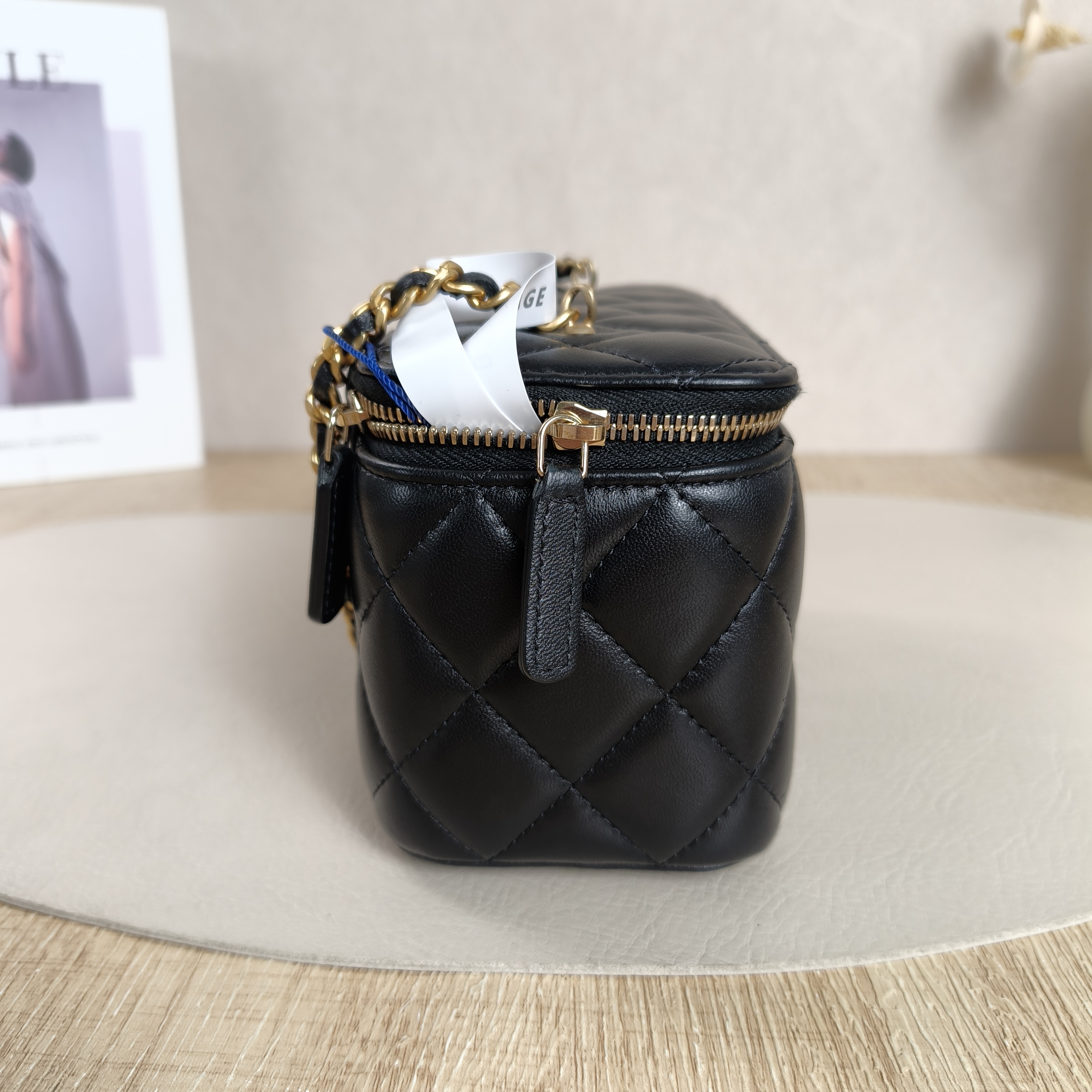 Chanel Crossbody Bag Edition Black Lambskin One Size17 × 8 × 9.5 cm — cover view 8 of 11