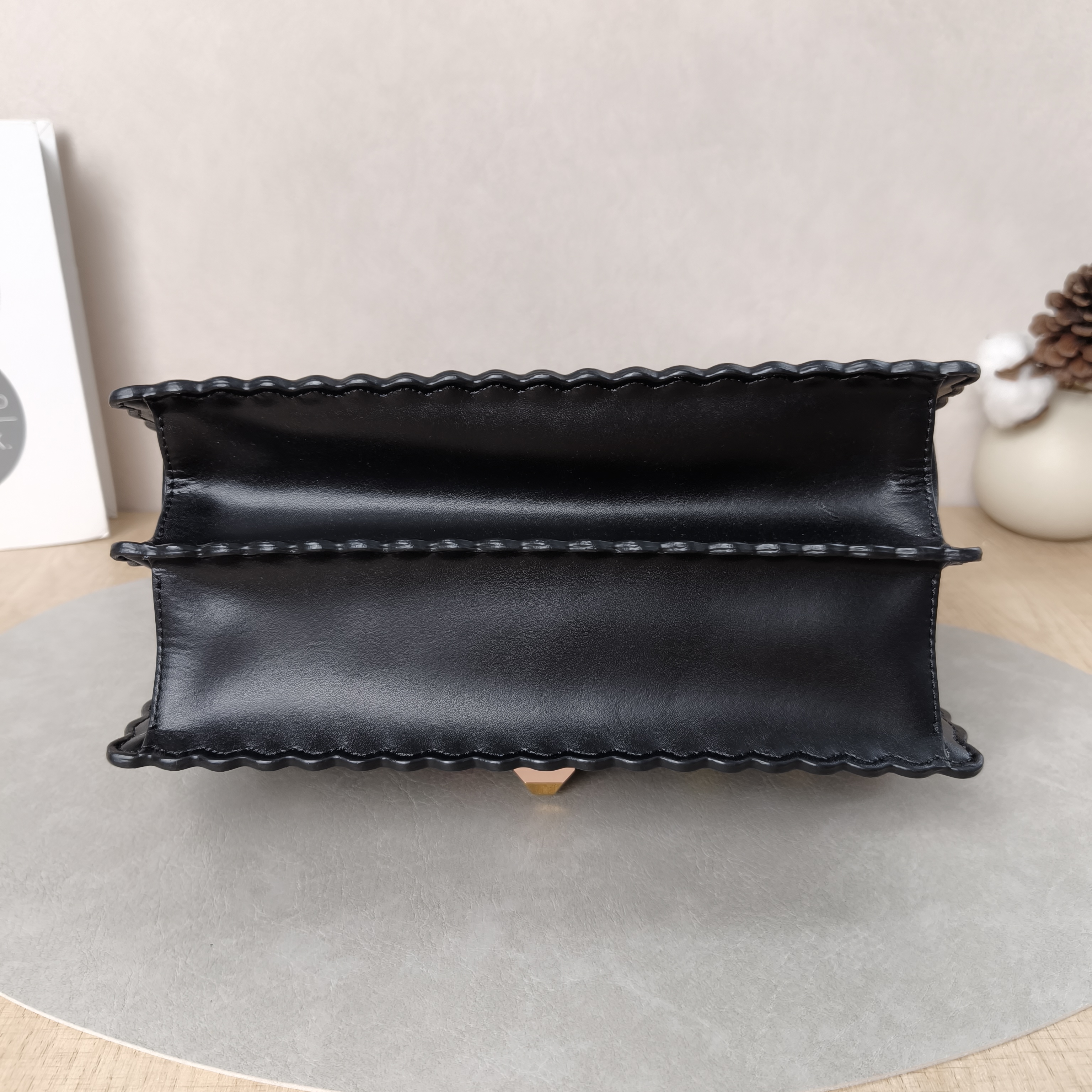 FENDI Crossbody Bag Crossbody Bag Black Calfskin One Size25 × 10 × 18 cm — cover view 3 of 5