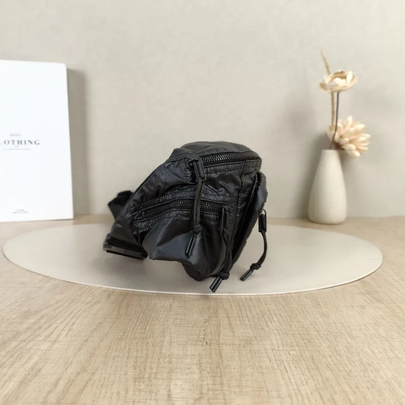 SAINT LAURENT Belt Bag NUXX Black Nylon One Size25 × 9 × 17 cm — cover view 5 of 8