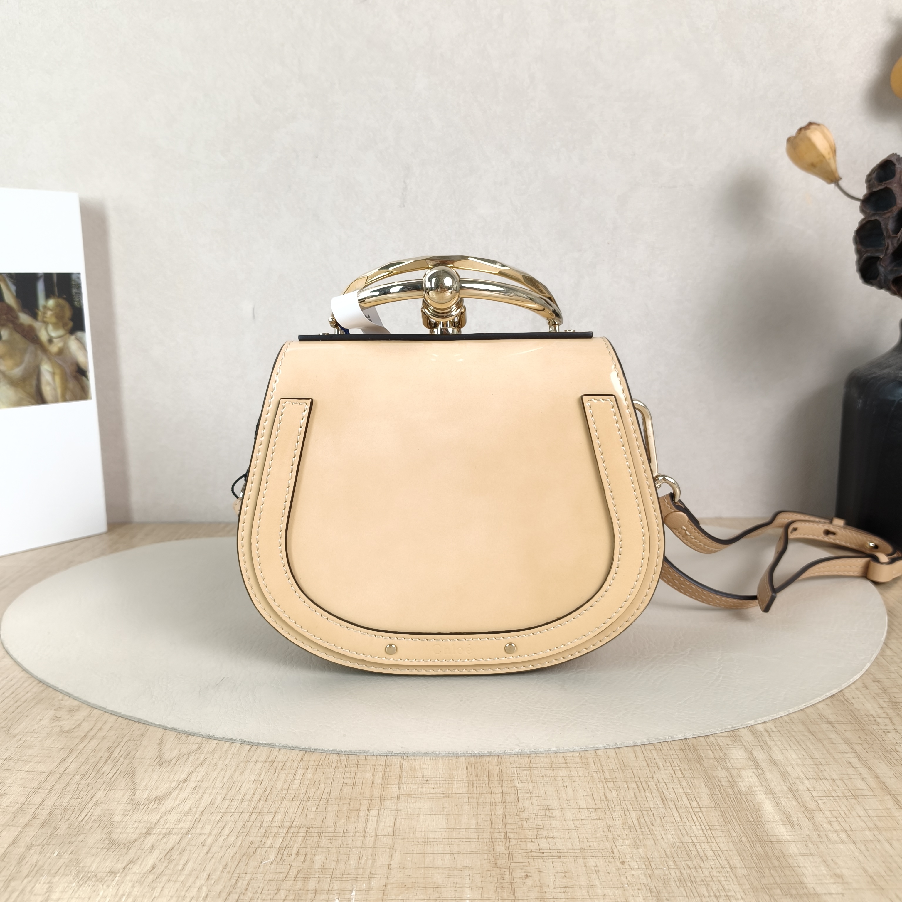 Chloé Crossbody Bagnile Top Handle Crossbody Bag Taupe Patent Leather One Size19 × 7 × 15 cm