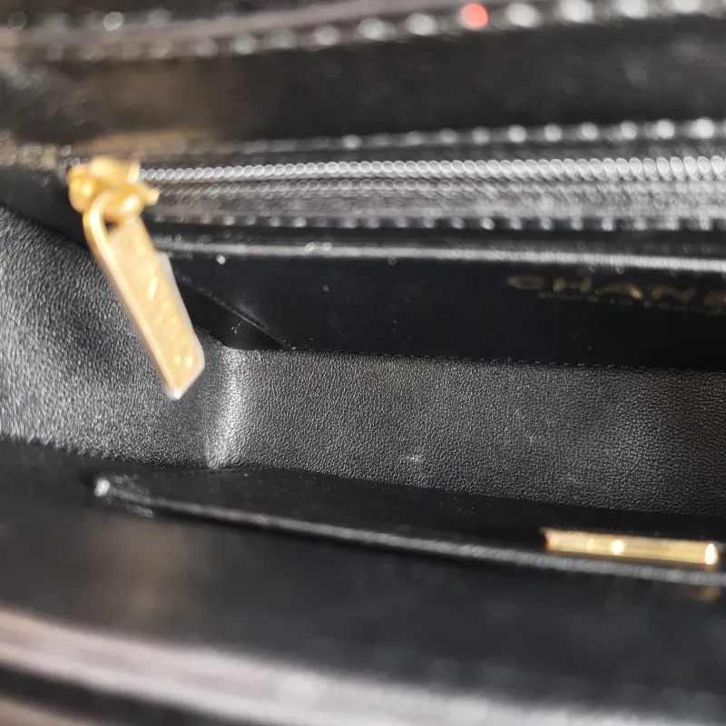 Chanel Crossbody Bag Black with Gold-Tone Hardware Grained Calfskin Small 19 × 6 × 15 cm — detail view 2 of 14
