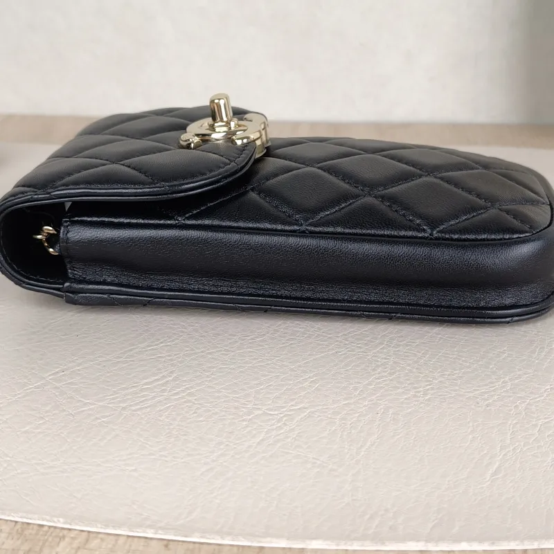 Chanel Crossbody Bag Crossbody Bag Black Lambskin One Size10 × 2 × 17 cm — detail view 3 of 10