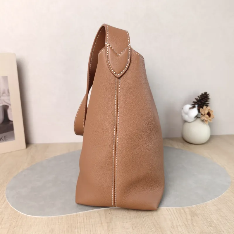 Louis Vuitton Shoulder Bag Low Key Hobo Shoulder Bag Calfskin Small 24 × 16 × 28 cm — detail view 3 of 15