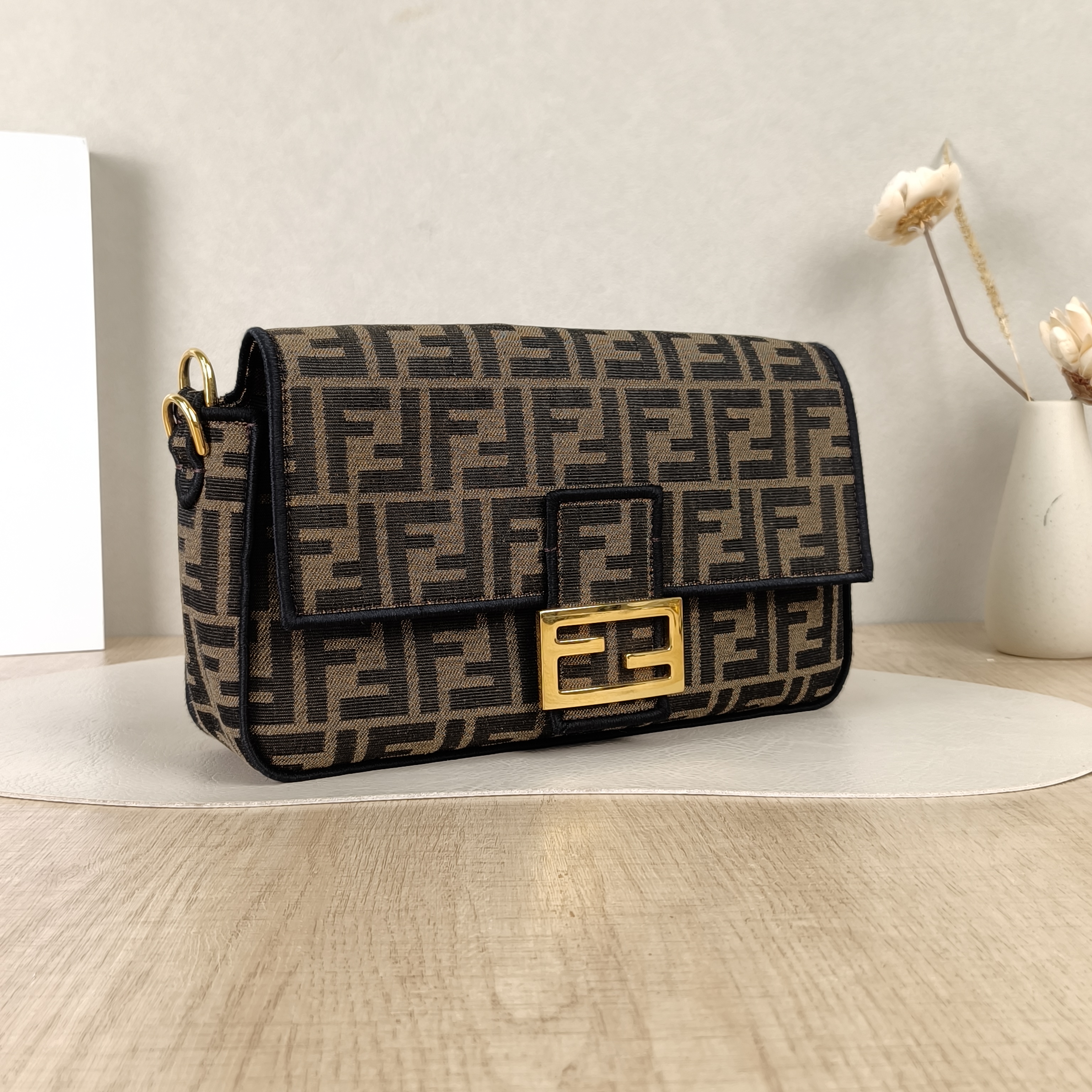 FENDI Crossbody Bag Baguette Baguette Bag Brown Canvas Medium27 × 6 × 15 cm — cover view 3 of 5