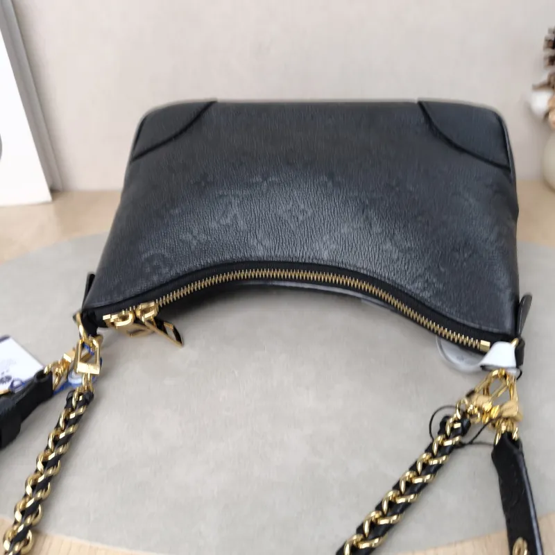 Louis Vuitton Crossbody Bag Boulogne Black Empreinte Embossed Calfskin Small26 × 9.5 × 16 cm — detail view 9 of 15