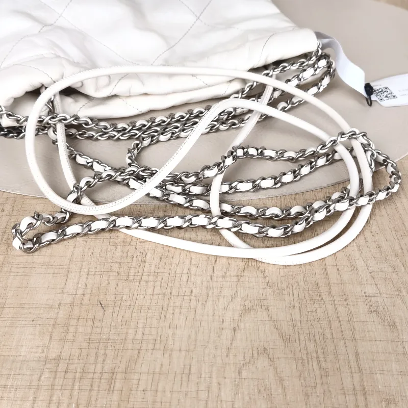 Chanel Shoulder Bag22Bag White CC alfskinmini20 × 6 × 19 cm — detail view 9 of 13