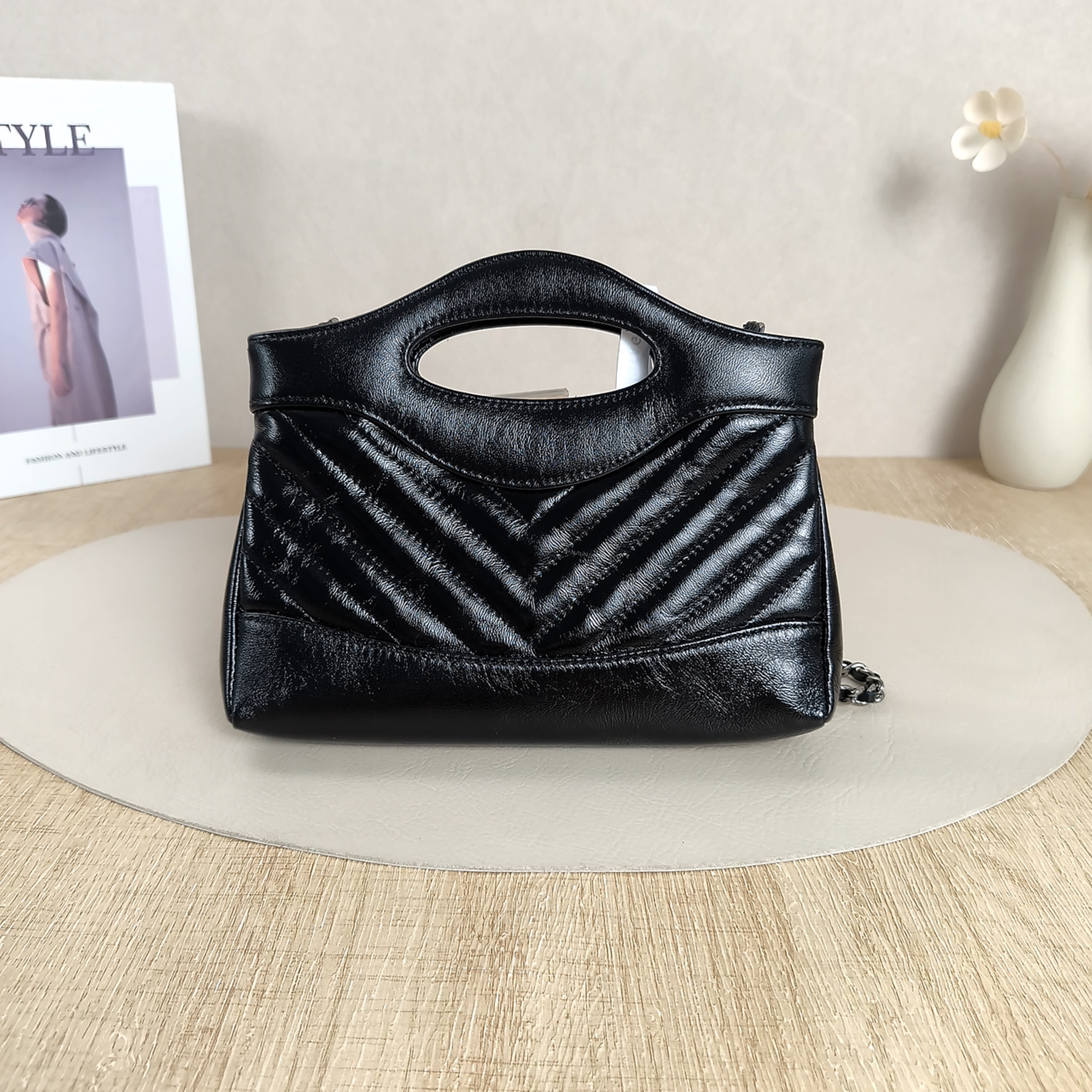 Chanel Shoulder Bag V 31Bag Black Waxed Leathernano20.5 × 3.5 × 17 cm — cover view 10 of 11