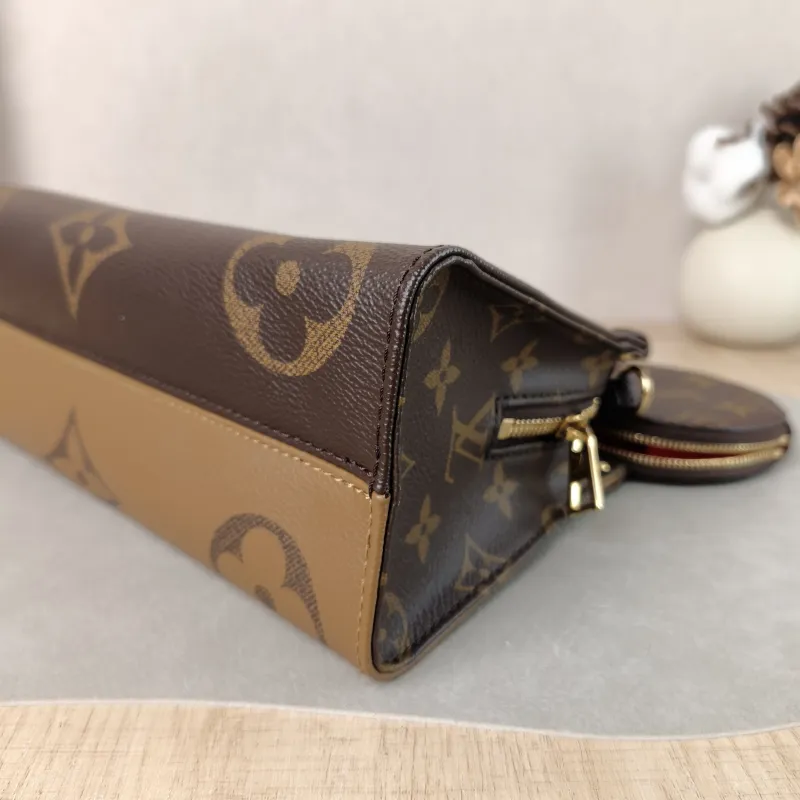 Louis Vuitton Crossbody Bag Onthego East West Monogram PVC Small 25 × 10 × 13 cm — detail view 11 of 16