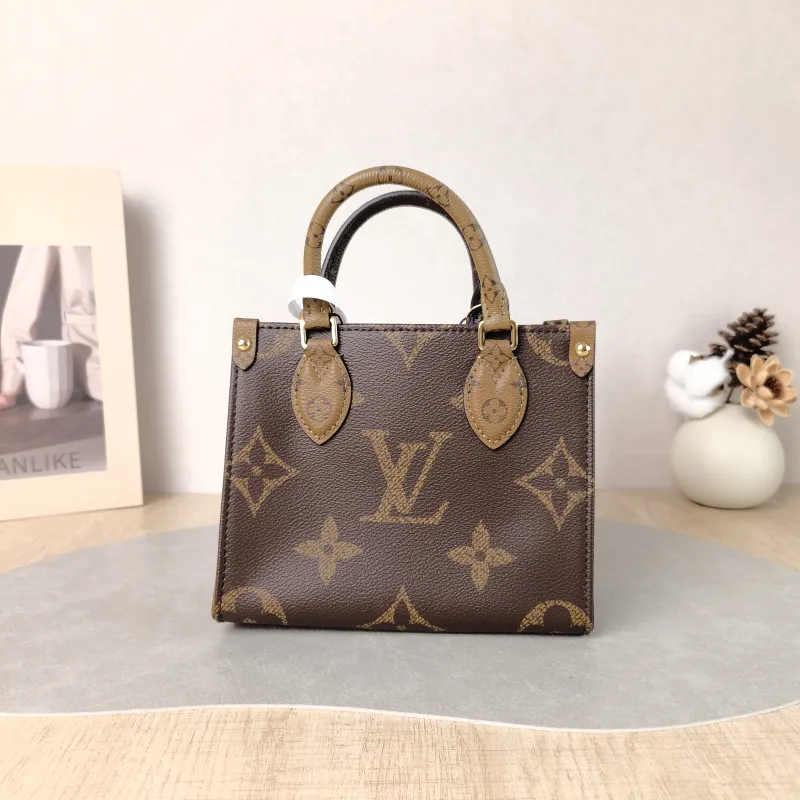 Louis Vuitton Crossbody Bag Onthego BB Monogram PVC BB 18 × 8.5 × 15 cm — cover view 5 of 6