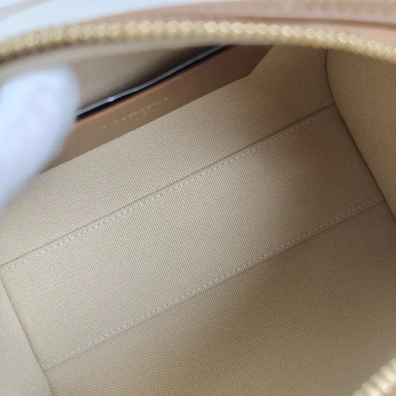 Chanel Crossbody Bag Crossbody Bag Brown Woven Mini 19 × 11 × 11 cm — detail view 9 of 11