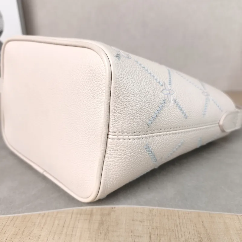 Louis Vuitton Top Handle Bag ALL IN BB White · Blue Calfskin BB 16 × 12 × 18 cm — detail view 7 of 13
