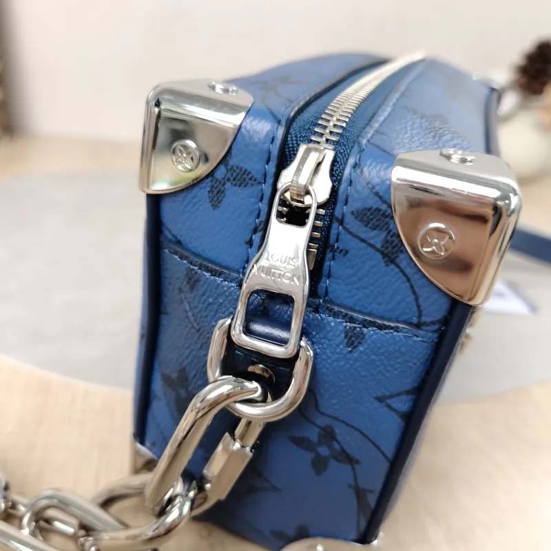 Louis Vuitton Crossbody Bag SOFT TRUNK Box Blue PV Cmini18.5 × 8 × 13 cm — detail view 4 of 17