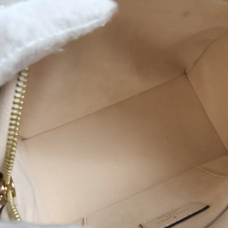 Louis Vuitton Crossbody Bag Speedy20 White Empreinte Embossed Calfskin Small 20.5 × 12 × 13.5 cm — detail view 10 of 11