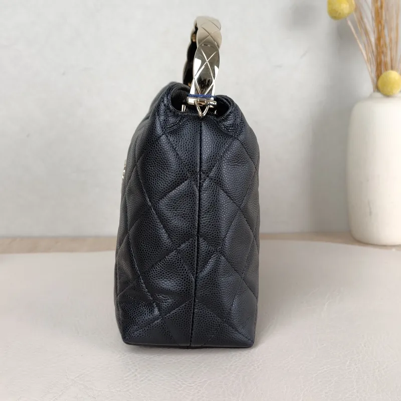Chanel Crossbody Bag Crossbody Bag Black Calfskin One Size 18 × 7 × 13.5 cm — detail view 11 of 12