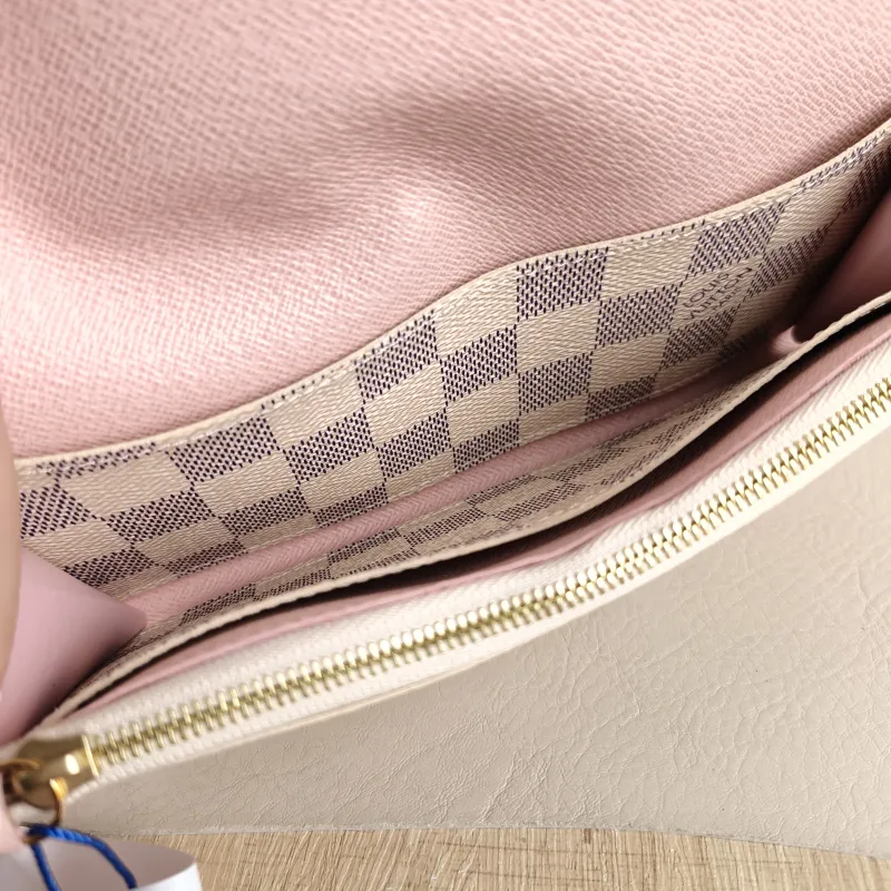 Louis Vuitton Wallet Edition Wallet PVC One Size 19 × 2 × 10 cm — detail view 4 of 10