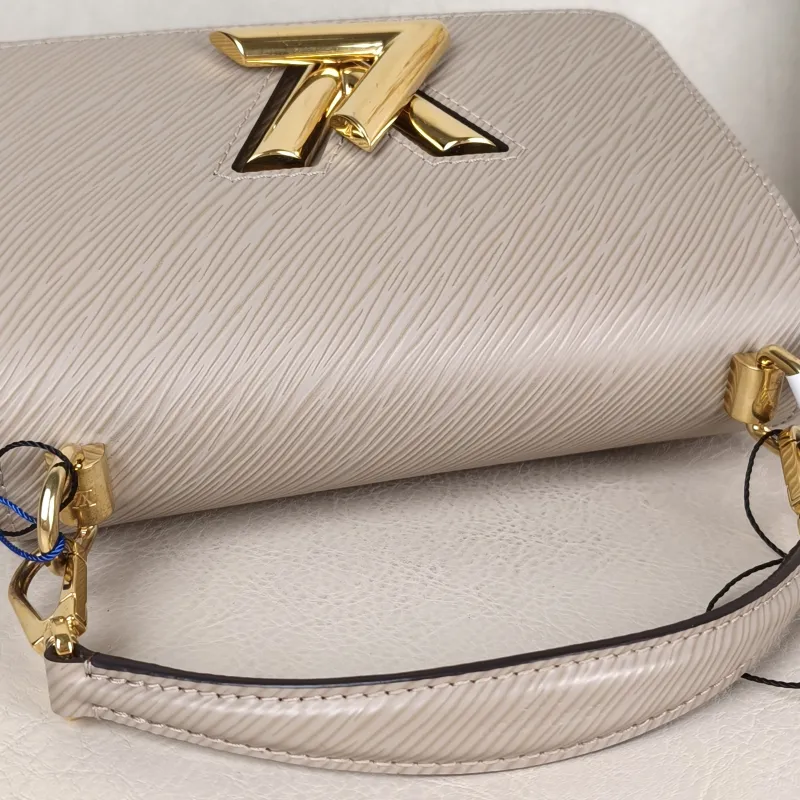 Louis Vuitton Crossbody Bag Twist Epi Embossed Calfskin Small 19 × 9 × 15 cm — detail view 2 of 12