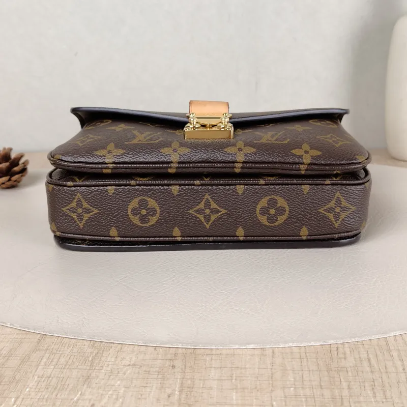 Louis Vuitton Crossbody Bag Pochette Métis East West Monogram PVC Small 21.5 × 6 × 13.5 cm — cover view 5 of 5
