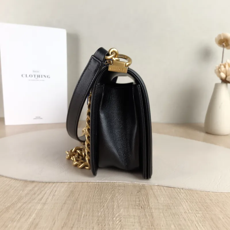 Chanel Crossbody Bag Le Boy​ Black Grained Calfskin Medium 25 × 9 × 15 cm 26 — detail view 9 of 12