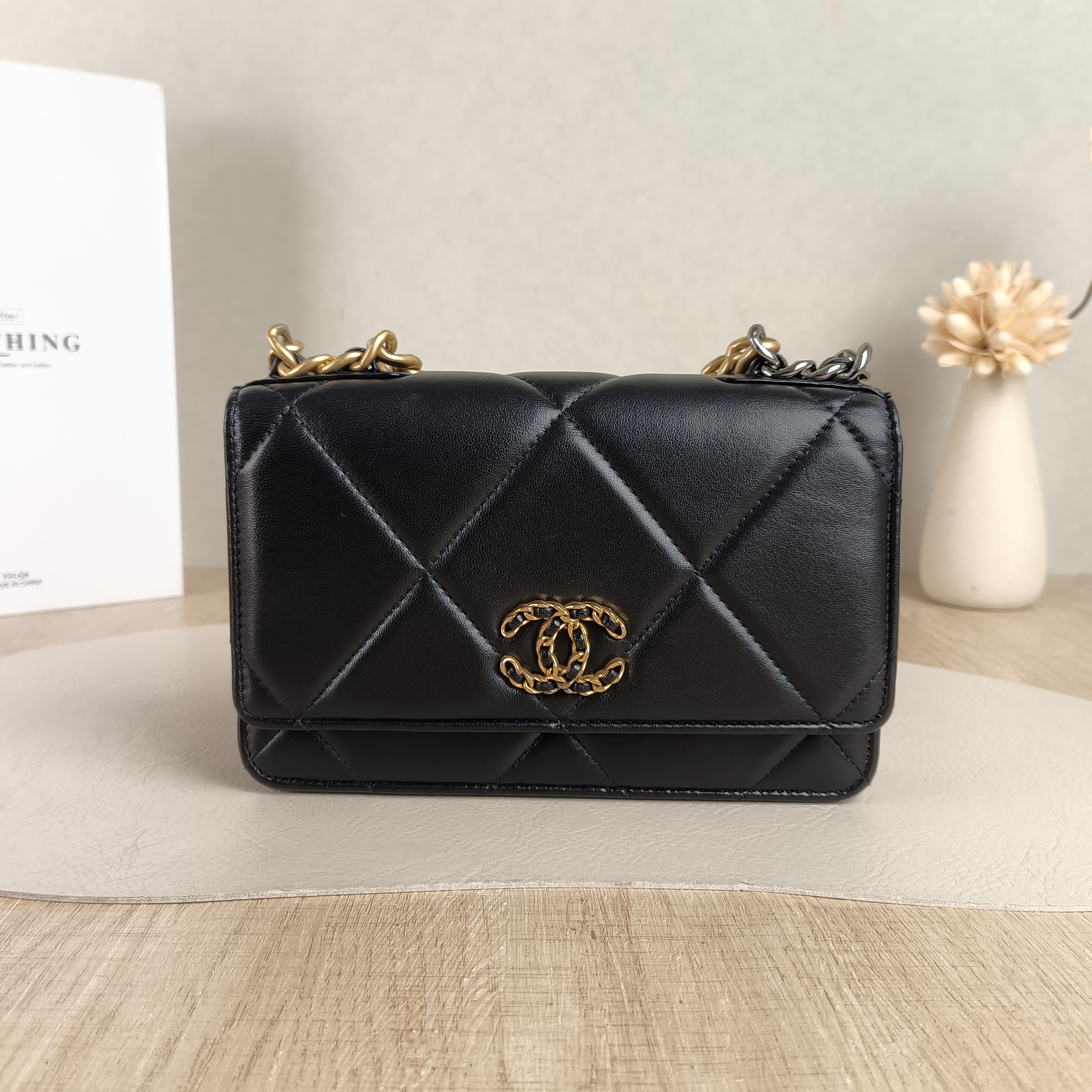 Chanel Crossbody Bag19Bag WOC Black SL ambskinmini19.2 × 3.5 × 12.3 cm