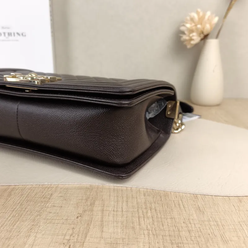 Chanel Crossbody Bag Le Boy​ Calfskin Medium25 × 9 × 15 cm — detail view 6 of 11