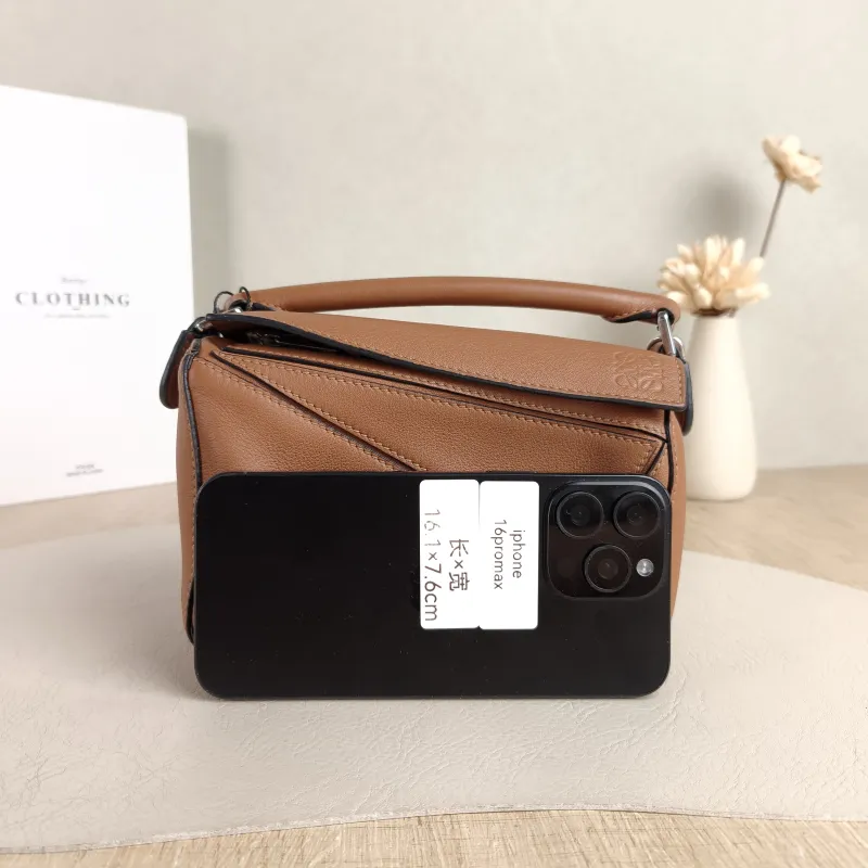 LOEWE Crossbody Bag Puzzle Caramel Calfskin Mini 18 × 8 × 12.5 cm — cover view 3 of 5