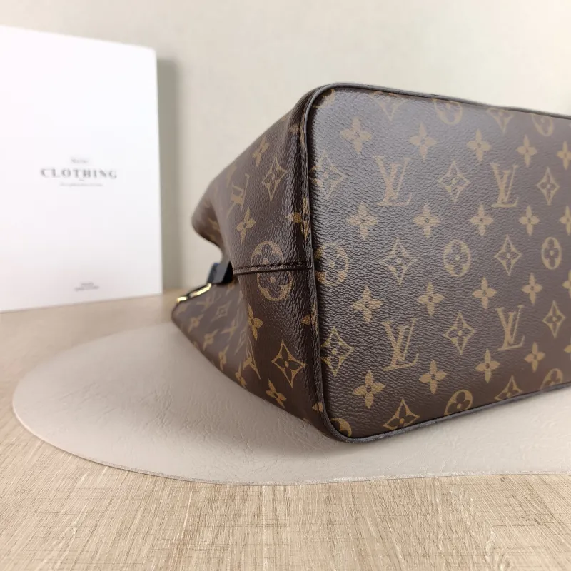 Louis Vuitton Shoulder Bag NÉONOÉ Bucket Bag Black PVC Medium 26 × 17.5 × 26 cm — detail view 7 of 10