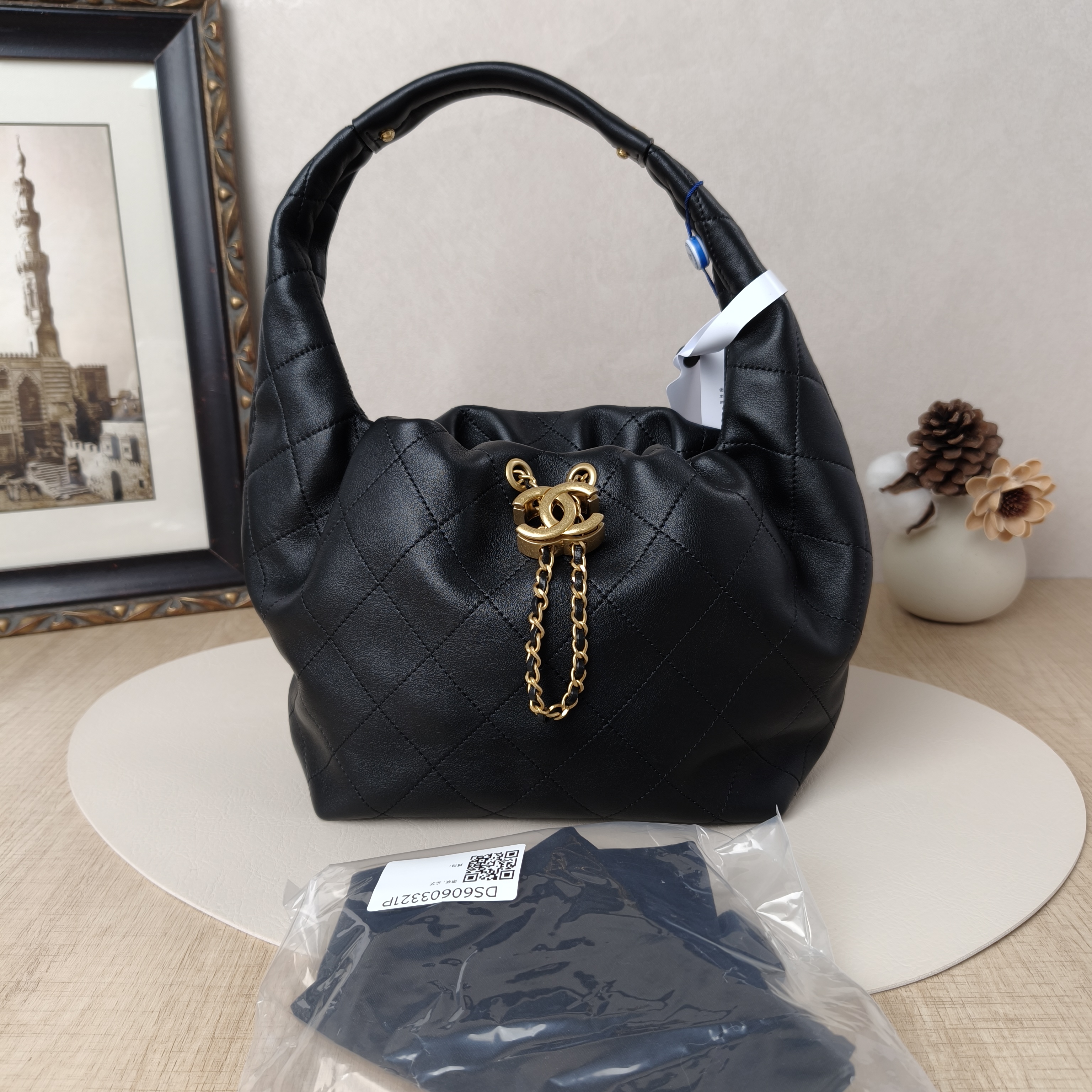 Chanel Crossbody Bag26c Black Calfskin 32 × 12 × 24 cm — cover view 6 of 11