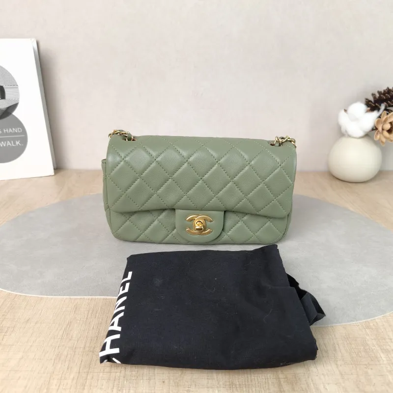 Chanel Crossbody Bag mini Green Lambskin One Size 20 × 6 × 12 cm — cover view 4 of 6