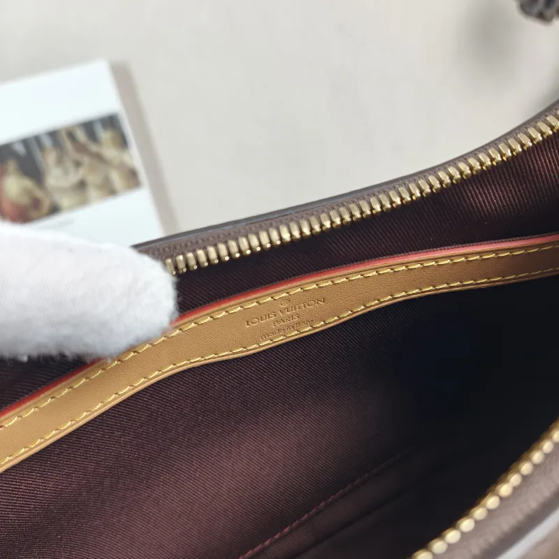 Louis Vuitton Crossbody Bag Boulogne PVC Small26 × 9.5 × 16 cm — detail view 6 of 11