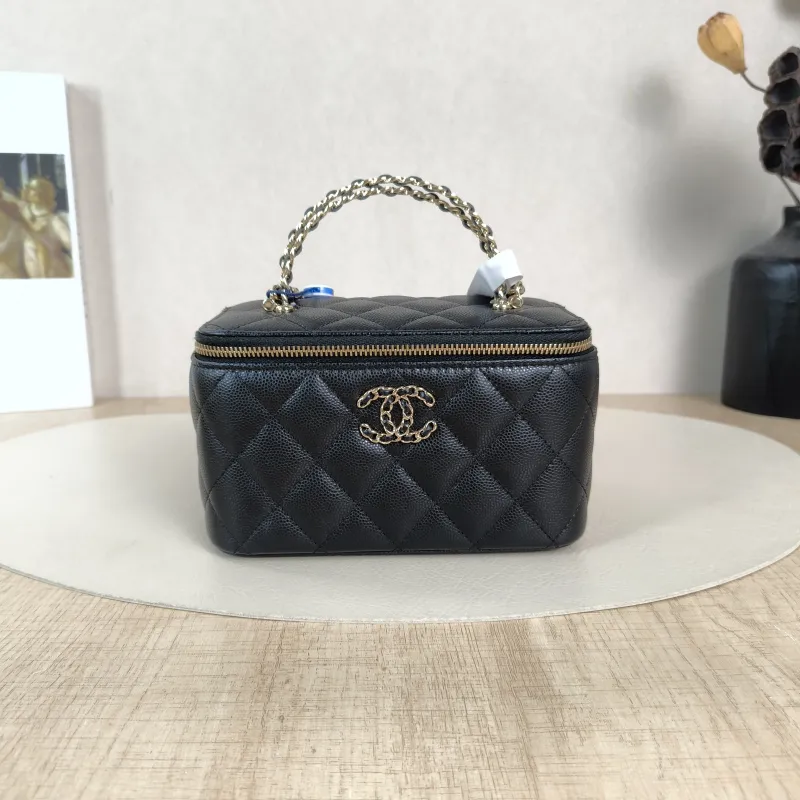Chanel Crossbody Bag Edition Black Grained Calfskinmini16 × 8 × 9.5 cm