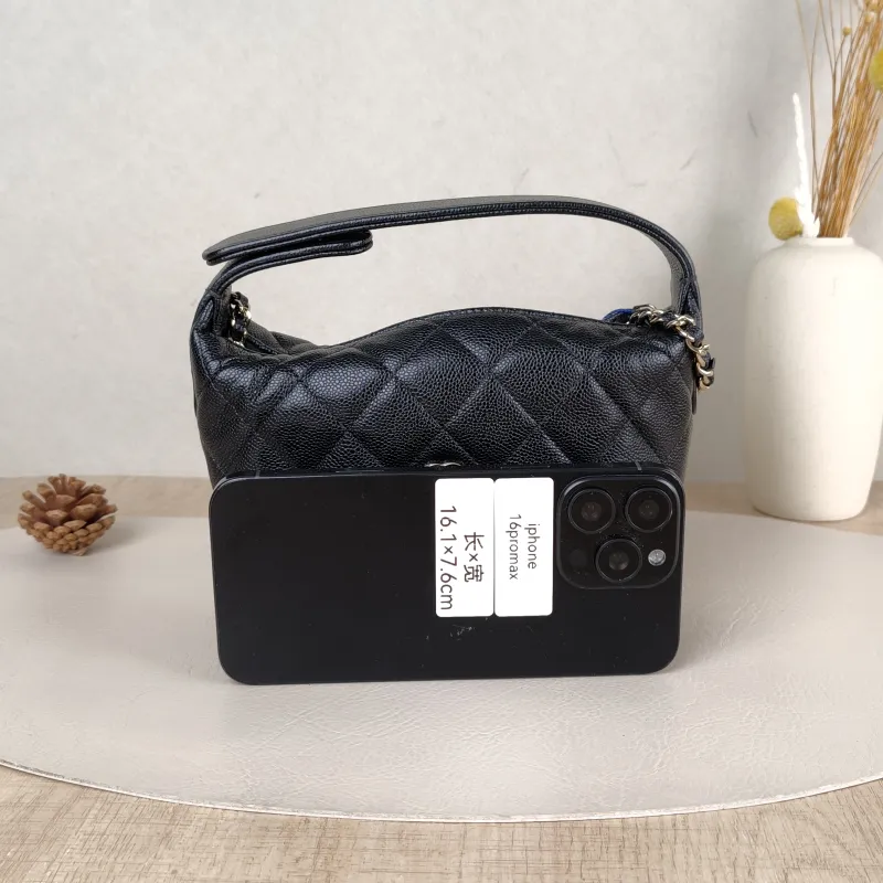 Chanel Crossbody Bag Crossbody Bag Black Grained Calfskin One Size21.5 × 7.5 × 19 cm — cover view 3 of 5