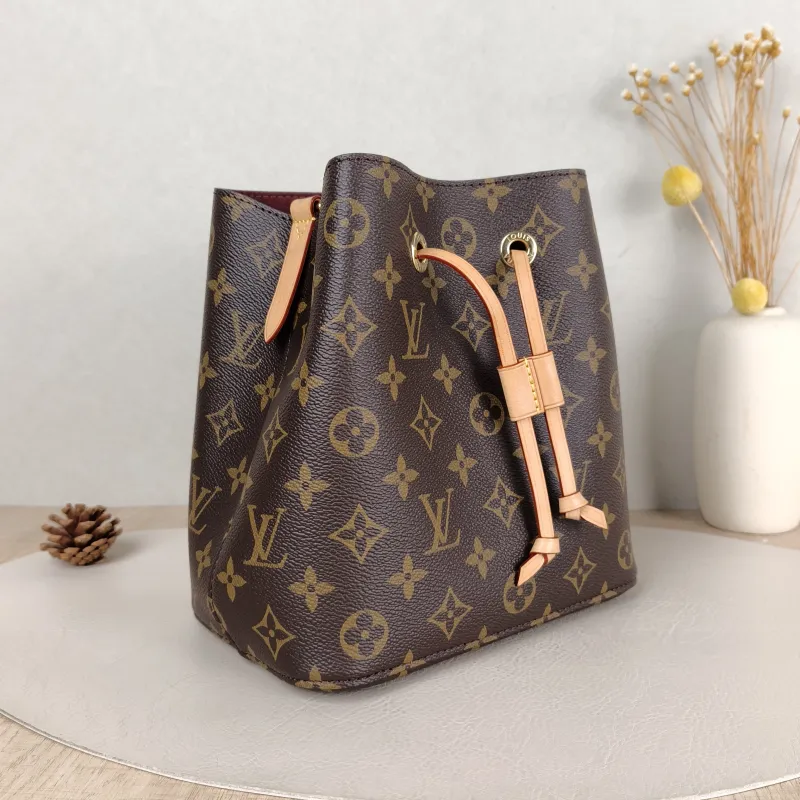 Louis Vuitton Crossbody Bag NÉONOÉ Bucket Bag BB Monogram PVC BB 20 × 13 × 20 cm — cover view 4 of 6
