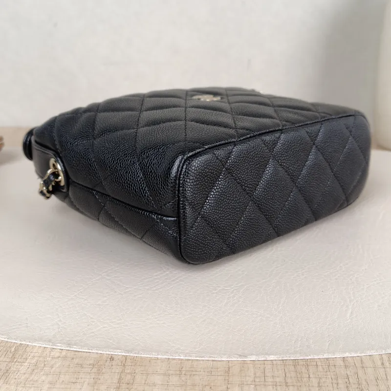 Chanel Crossbody Bag Crossbody Bag Black Grained Calfskin One Size21.5 × 7.5 × 19 cm — detail view 8 of 15