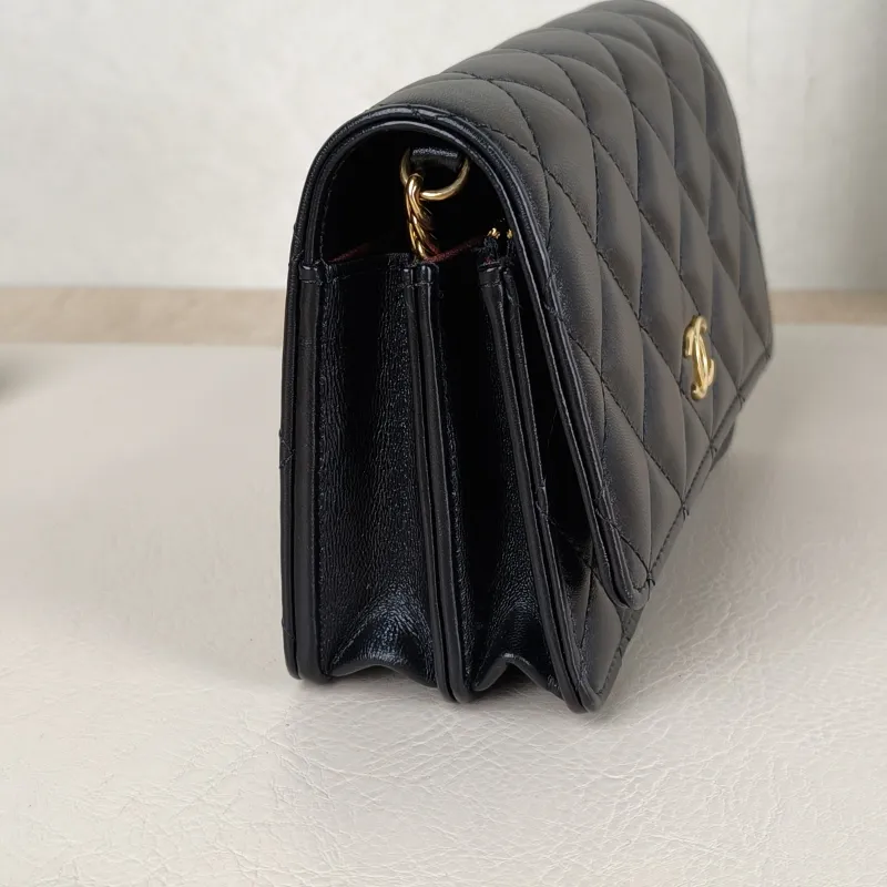 Chanel Crossbody Bag22b woc Black Lambskin15.5 × 4.5 × 11 cm — detail view 10 of 12