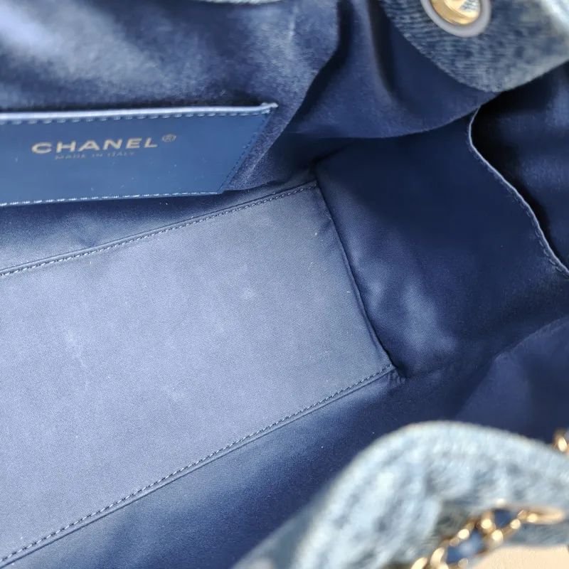 Chanel Shoulder Bag25Bag Blue Small26 × 14 × 30 cm — detail view 9 of 11