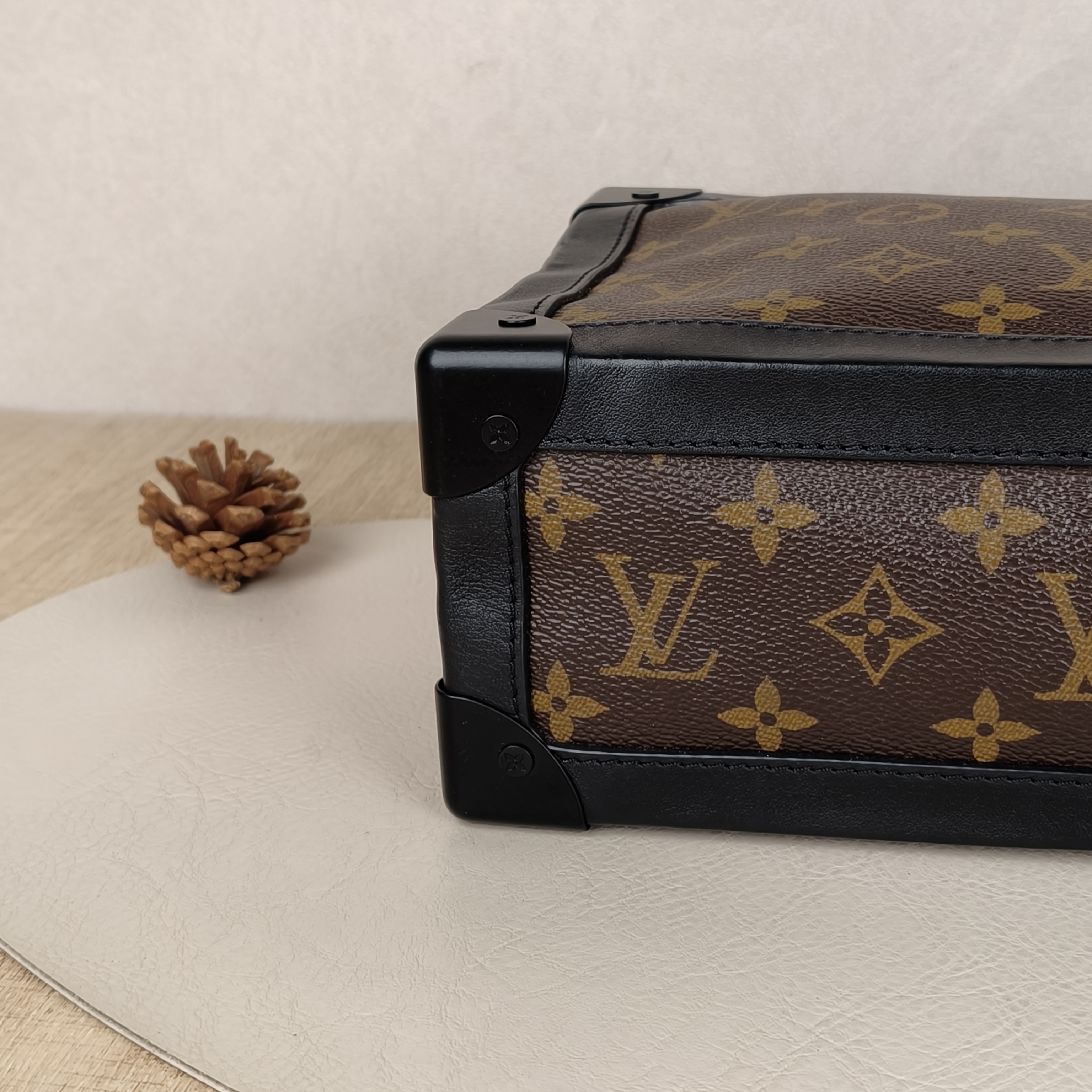 Louis Vuitton Crossbody Bag SOFT TRUNK Box Monogram PVC One Size25 × 10 × 18 cm — cover view 2 of 8