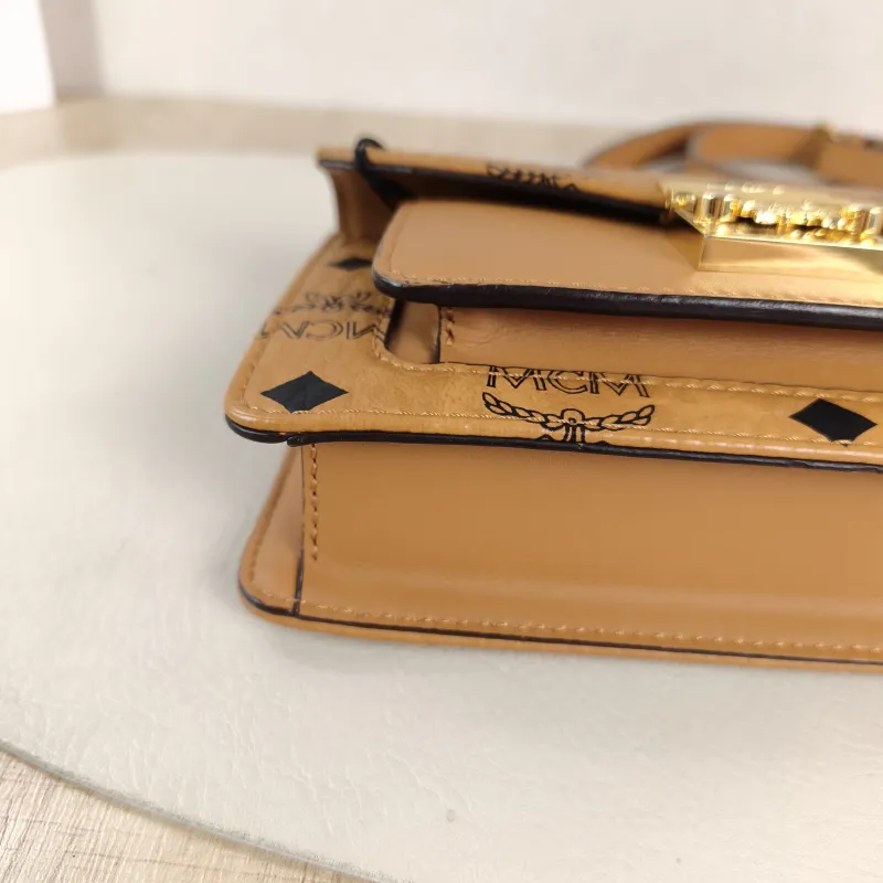 MCM Belt Bag Belt Bag One Size 18 × 4 × 11.5 cm — detail view 8 of 11