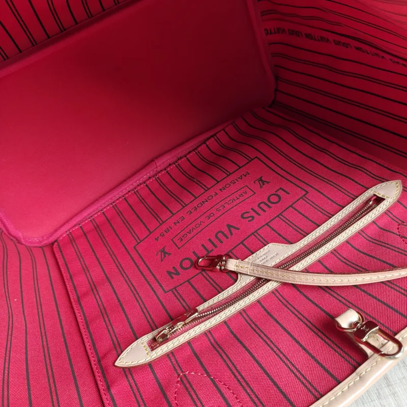Louis Vuitton Shoulder Bag Neverfull Monogram PVC Medium 31 × 14 × 28 cm — detail view 2 of 13