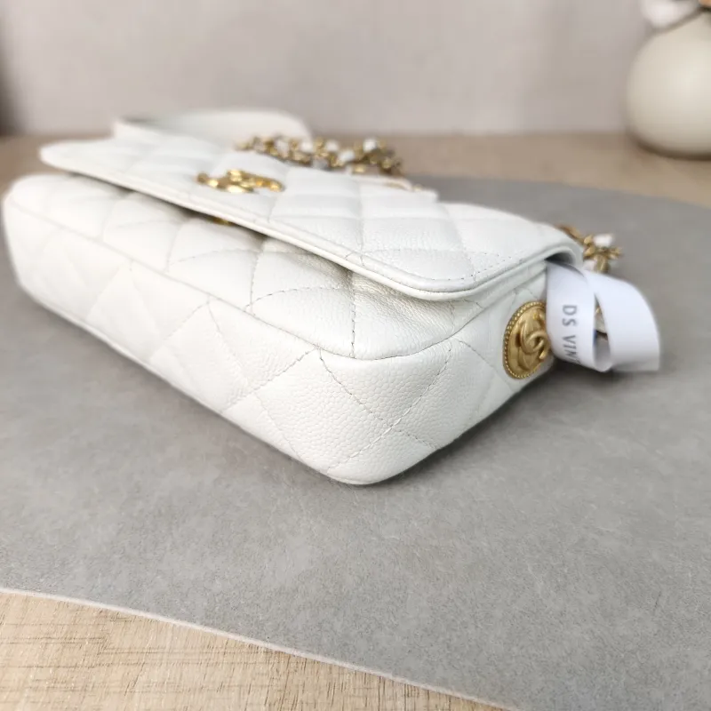 Chanel Crossbody Bag Crossbody Bag White Gold Grained Calfskin One Size 17 × 3 × 9.5 cm — detail view 7 of 11