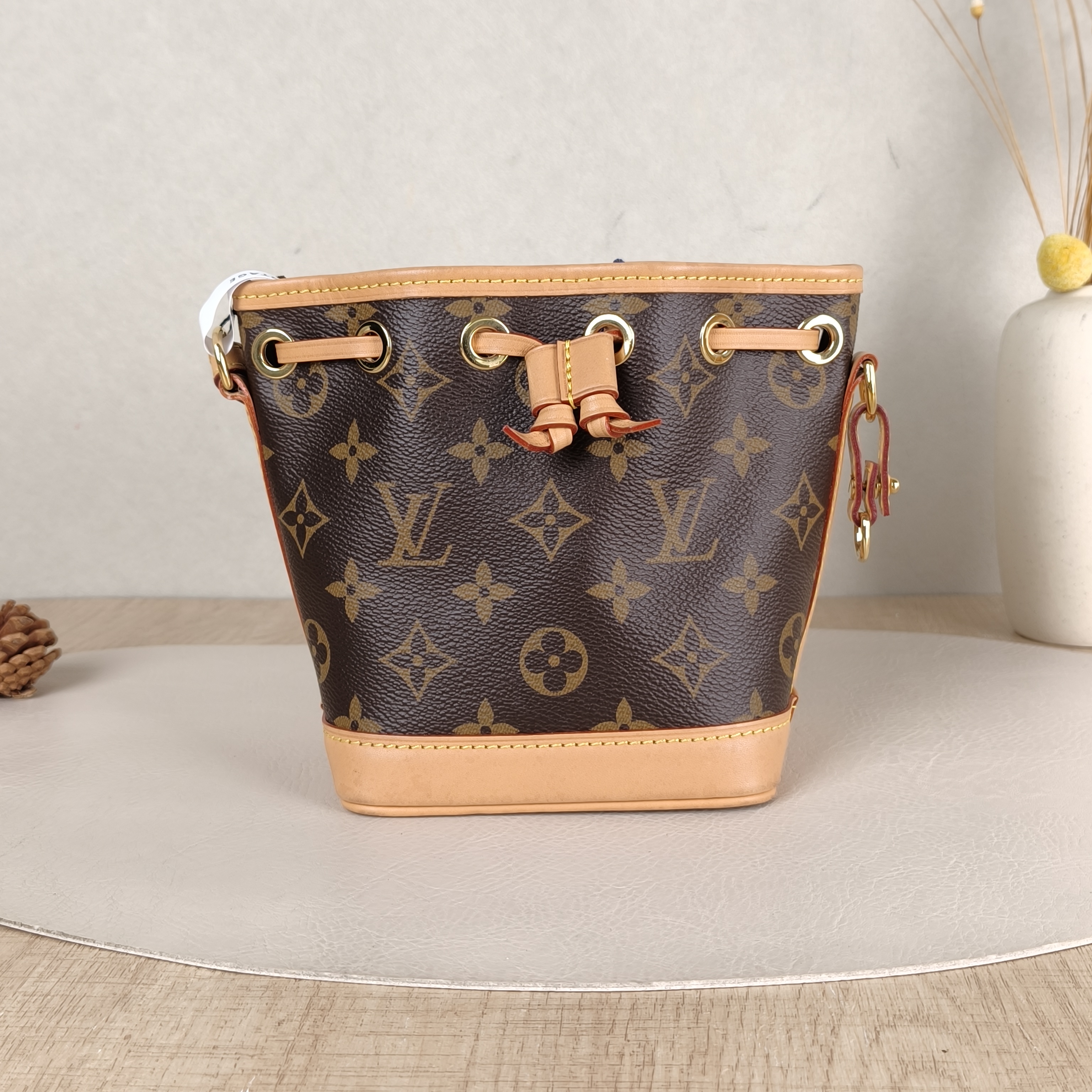 Louis Vuitton Crossbody Bag NANO NÉONOÉ Bucket Bag Nano Monogram PV Cnano13 × 10 × 16 cm