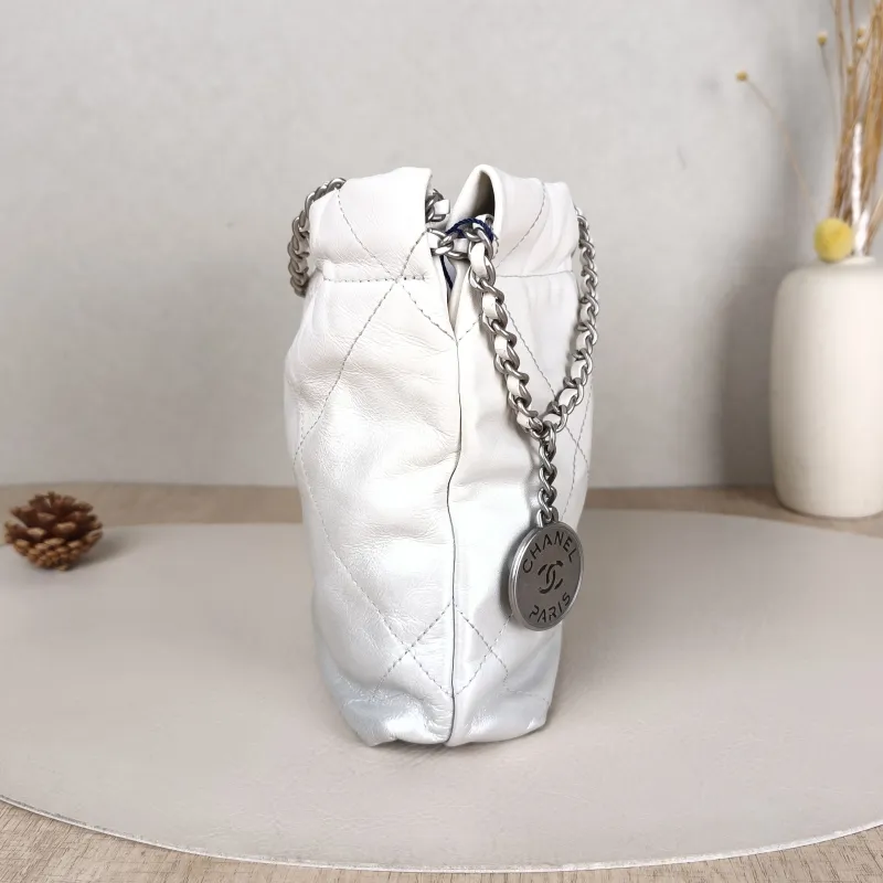 Chanel Shoulder Bag22Bag White CC alfskinmini20 × 6 × 19 cm — detail view 4 of 13