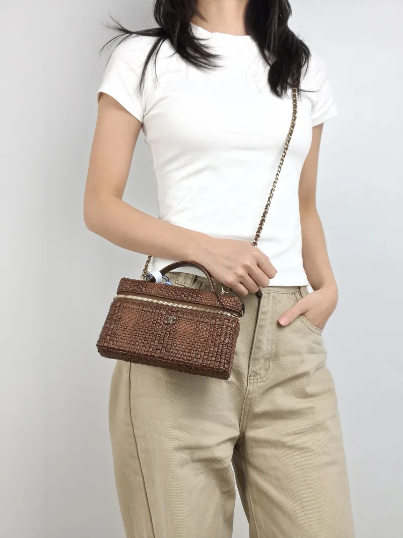 Chanel Crossbody Bag lp Box Bag Top Handle Crossbody Bag 19.5 × 5 × 17 cm — on-model view 2 of 3