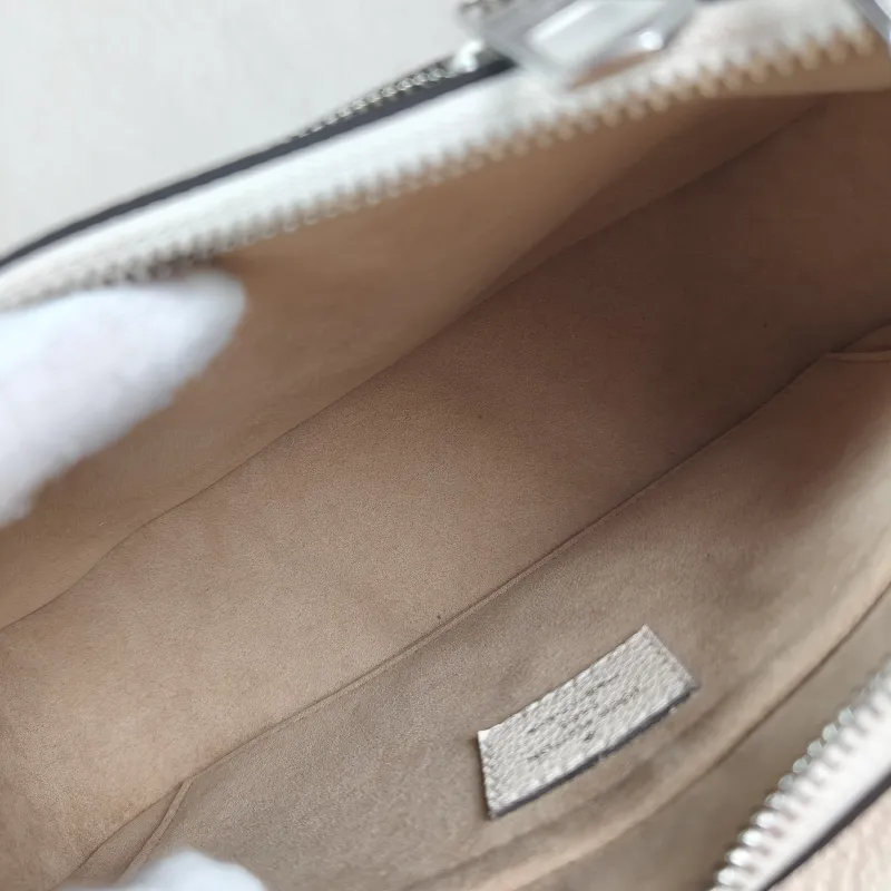 Louis Vuitton Crossbody Bag MARELLE White Epi Embossed Calfskin Small 25 × 8 × 15 cm — detail view 4 of 10