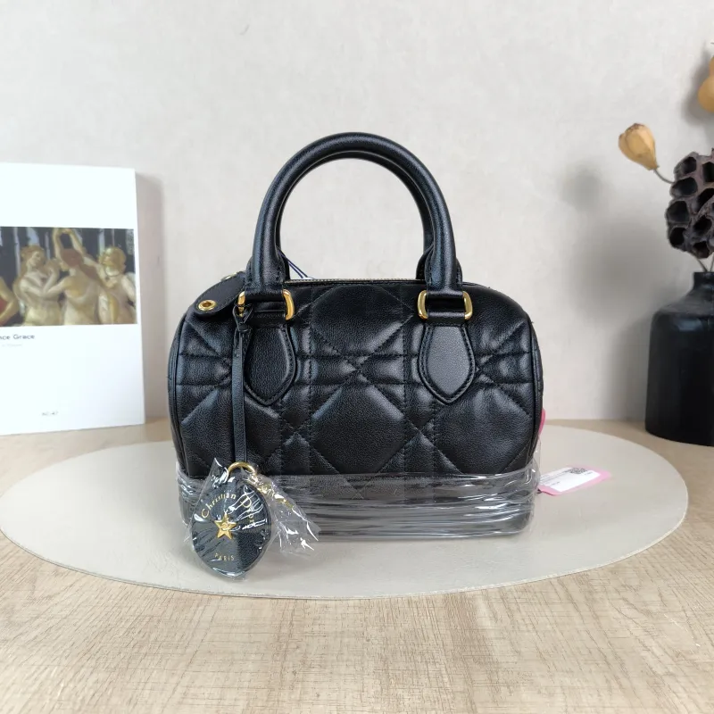 DIOR Crossbody Bag Groove 20 Top Handle Bag Black Calfskin Small20.5 × 12 × 13.5 cm